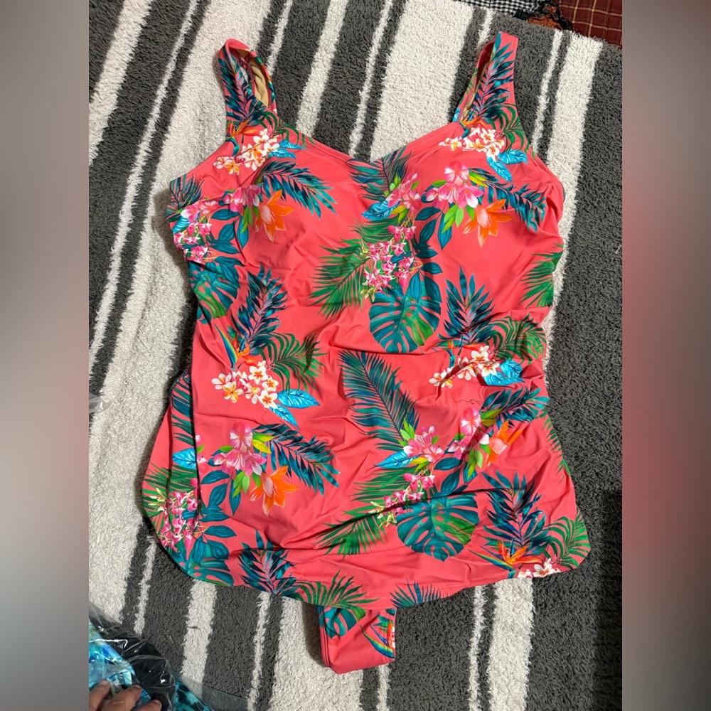 NWOT Kim Gravel x Swimsuits For All Sarong Front 1-Piece Suit
Size:22